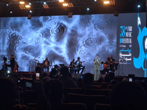 کنسرت راغب، رکورد بیشترین مدت زمان اجرا، با ۹۰ دقیقه؛ ادای احترام به بانوان ایرانی در حین اجرا