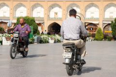 جولان موتورسیکلت ها در میدان تاریخی نقش جهان