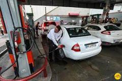 خودروسازان سوخت کشور را حیف و میل می‌کنند