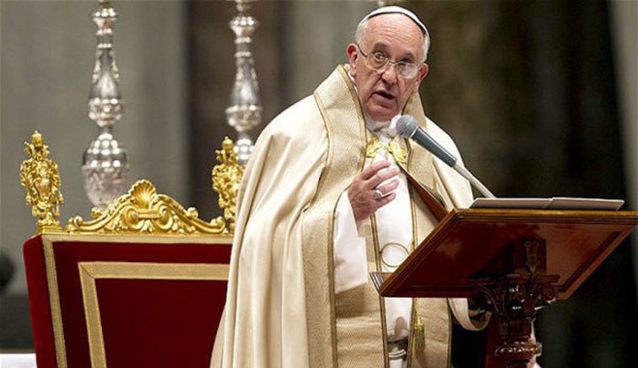 پاپ فرانسیس اجازه هتک حرمت به قرآن کریم را محکوم کرد