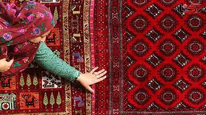 رییس موزه ملی فرش ایران: فرش افغان را در بازار تهران به نام فرش ایرانی می‌فروشند