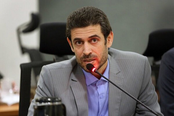 طریفی حسینی مطرح کرد: عدم ثبت نام دانش آموز به خاطر معدل یا پول اضافه تخلف است